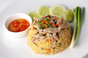 18) Khao Phad Moo